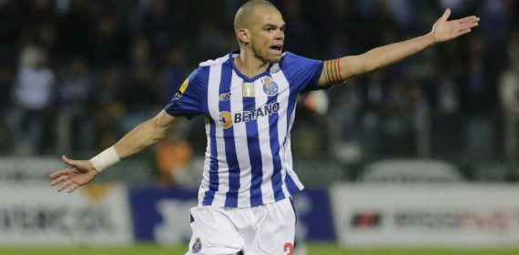 Pepe ha renovado con el Oporto una temporada más.