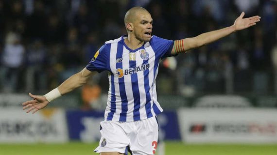 Pepe ha renovado con el Oporto una temporada más.