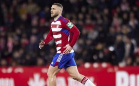 Shon Weissman, durante un partido con el Granada