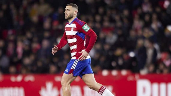 Shon Weissman, durante un partido con el Granada