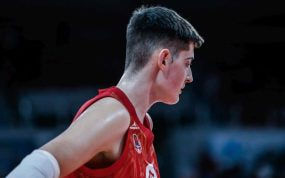 Aday Mara durante un partido esta temporada con el Casademont Zaragoza.
