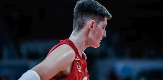 Aday Mara durante un partido esta temporada con el Casademont Zaragoza.