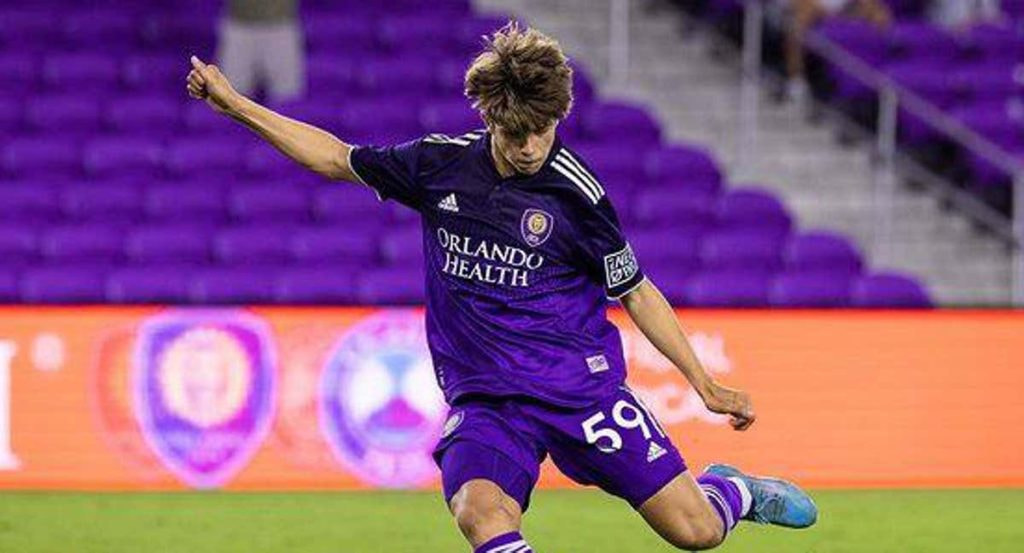 Alejandro Granados jugando con el Orlando City.