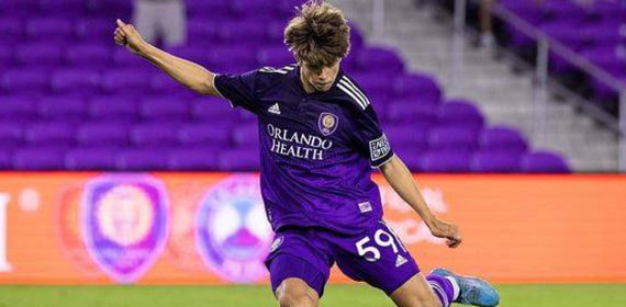 Alejandro Granados jugando con el Orlando City.