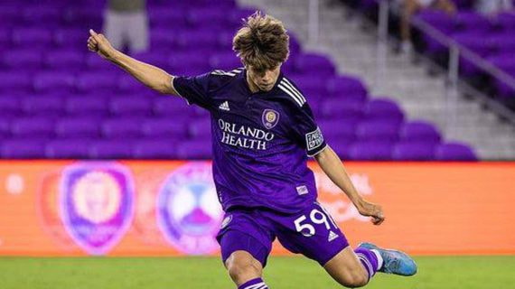 Alejandro Granados jugando con el Orlando City.