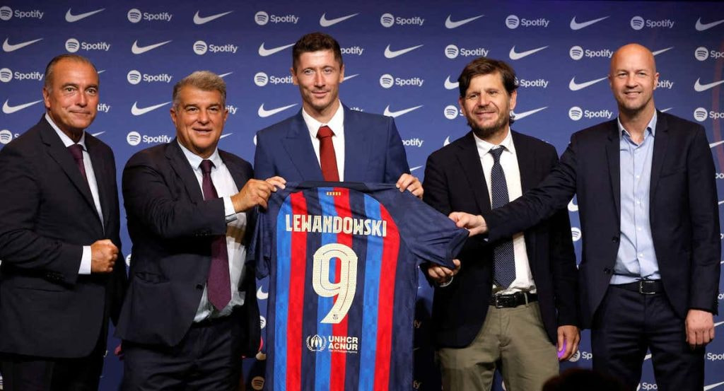 ¡Otra bomba en el Barça! Mateu Alemany da marcha atrás para seguir
