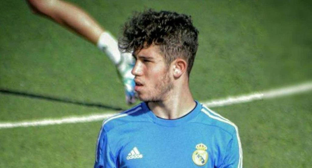 Álvaro Fernández Calvo abandonó la cantera del Real Madrid en 2016 y actualmente milita en el Real Avilés. @