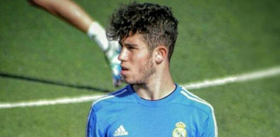 Álvaro Fernández Calvo abandonó la cantera del Real Madrid en 2016 y actualmente milita en el Real Avilés. @