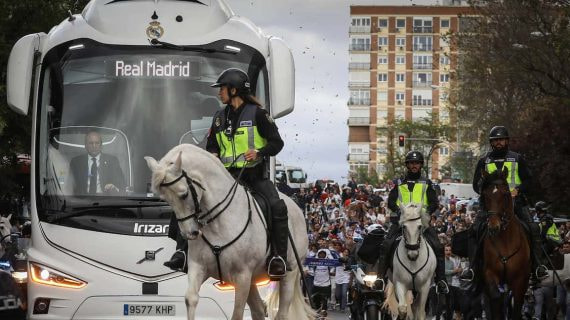 El recibimiento de la afición del Real Madrid a su equipo en Champions.