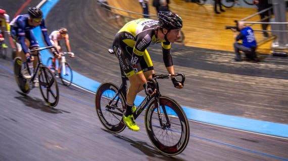 Matthias Van Beethoven durante una prueba de ciclismo en pista.