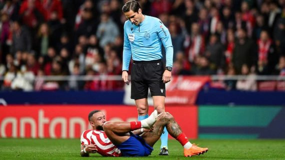 Memphis Depay en un partido de liga.