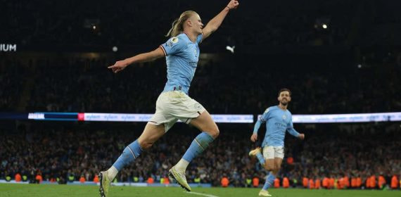 Erling Haaland en el partido contra el Arsenal de Premier.