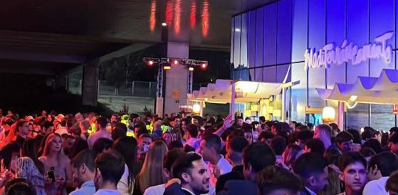 El espacio de Estrella Damm, en una noche de fiesta.