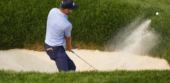 El récord de birdies en un mismo torneo lo ostentan Mark Calcavecchia y Paul Gow.