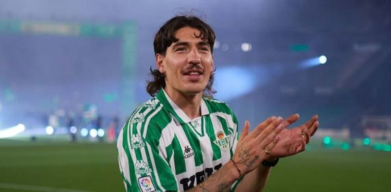 Héctor Bellerín durante su anterior etapa como jugador del Betis.