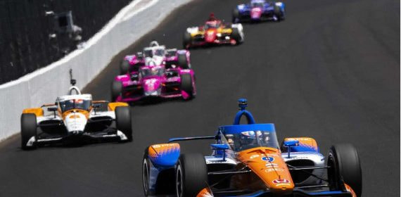 En la Indy 500 de 2023 compiten 33 pilotos, entre ellos el español Álex Palou, uno de los favoritos.