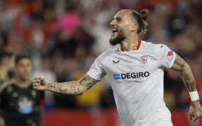 Gudelj celebra uno de los cuatro goles anotados este año.