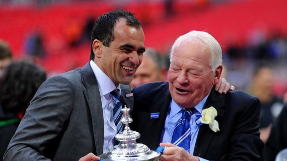 Roberto Martínez celebra el título de la FA Cup en 2013.