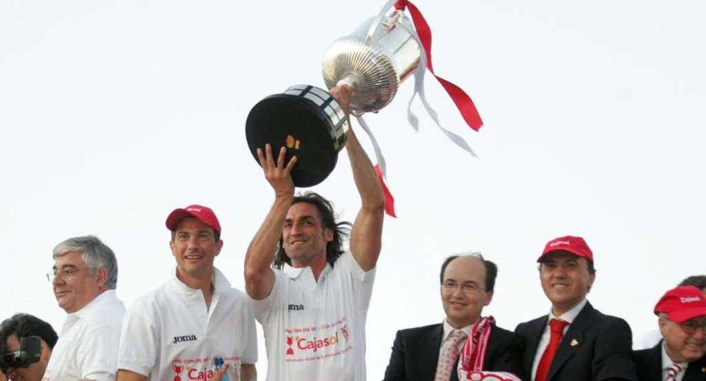 El Sevilla levanta su tercera Copa del Rey en 2007.