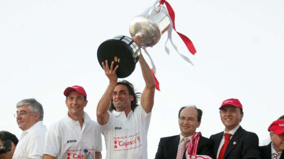 El Sevilla levanta su tercera Copa del Rey en 2007.
