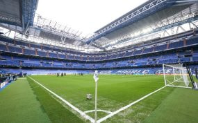 Estado del Santiago Bernabéu, durante las obras de remodelación que afectaron al césped.