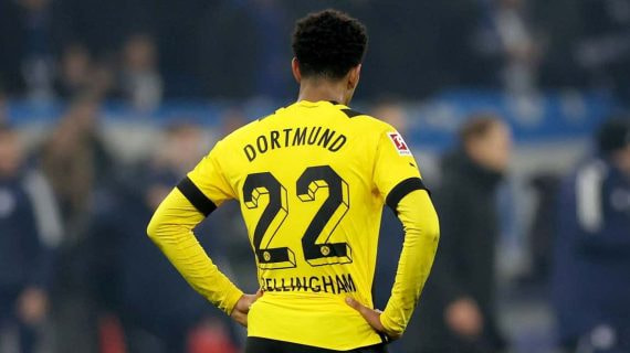 Bellingham viste el dorsal '22'.