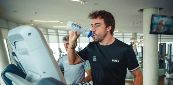 Fernando Alonso, durante un entrenamiento físico este 2023.