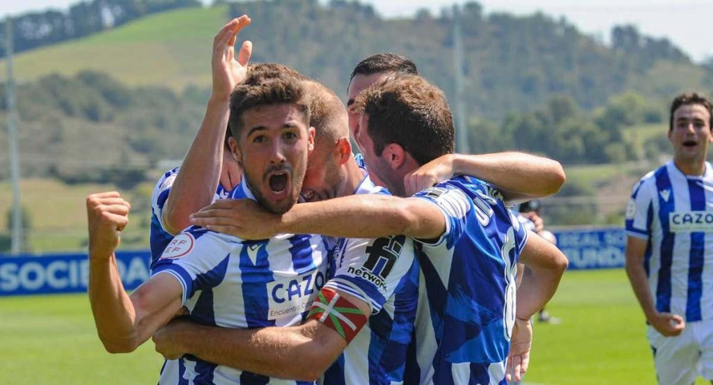 Martón celebra un gol con el filial de la Real.