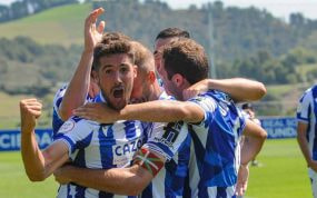 Martón celebra un gol con el filial de la Real.