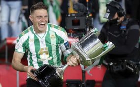 Joaquín con la Copa del Rey.
