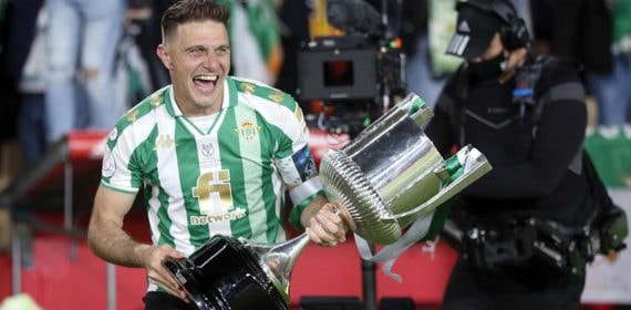 Joaquín con la Copa del Rey.