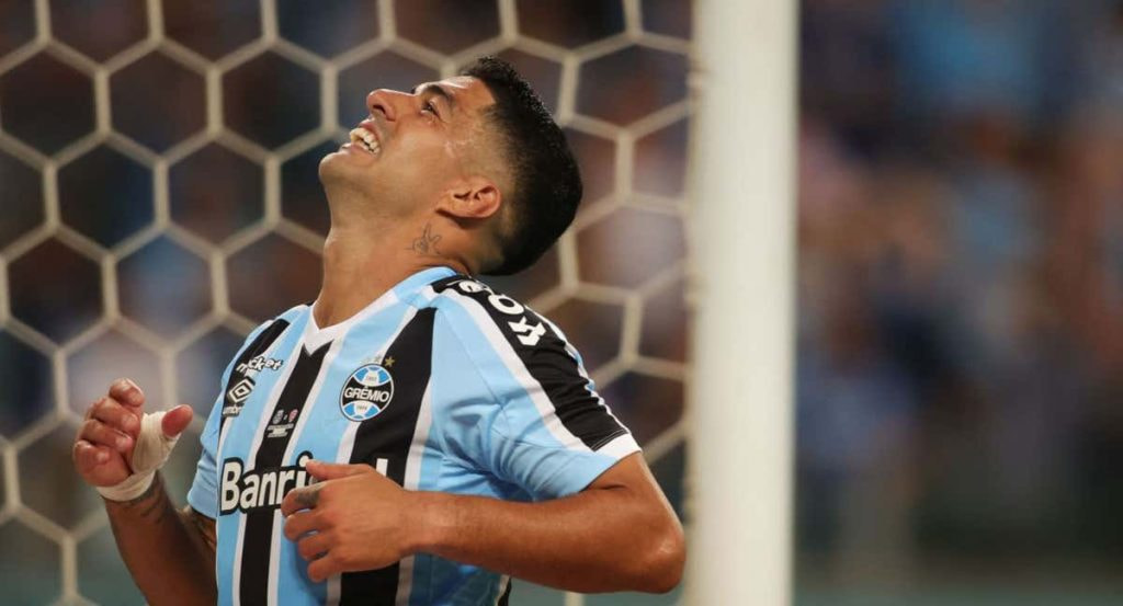 Luis Suárez, durante un partido con Gremio.
