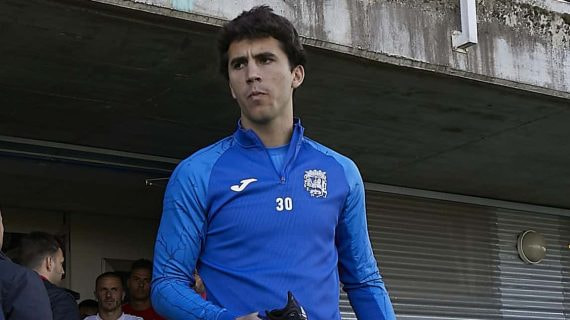 Manu Lama, en un partido del Fuenlabrada, que milita en Primera RFEF, en la temporada 2022-23.