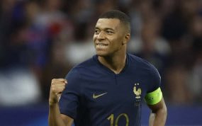 Kylian Mbappé celebrando un gol con la selección francesa.