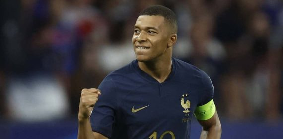 Kylian Mbappé celebrando un gol con la selección francesa.