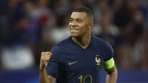 Kylian Mbappé celebrando un gol con la selección francesa.