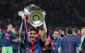 Messi levanta la Champions en 2015.