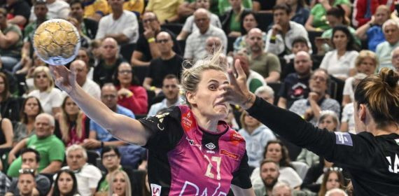La pega, una resina que se usa en el balonmano para mejorar el agarre del balón, tiene los días contados.