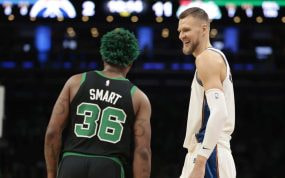 Marcus Smart y Kristaps Porzingis durante un partido la pasada temporada.