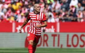 Oriol Romeu durante un partido con el Girona en Montilivi.