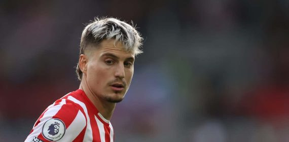 Sergi Canós con el Valencia.