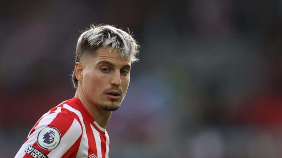 Sergi Canós con el Valencia.