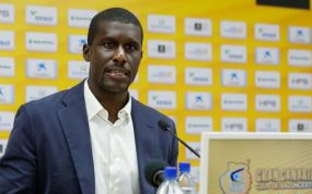 Sitapha Savané durante la rueda de prensa en la que explica la renuncia del Dreamland Gran Canaria a la Euroliga.