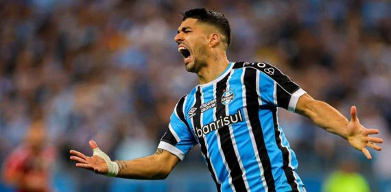 Luis Suárez durante la derrota ante Flamengo.