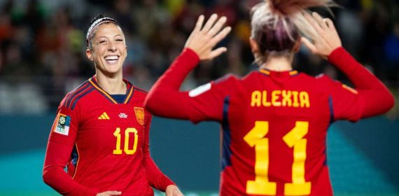 Jenni Hermoso celebra uno de sus goles con Alexia en el victoria de España ante Zambia en el Mundial femenino.