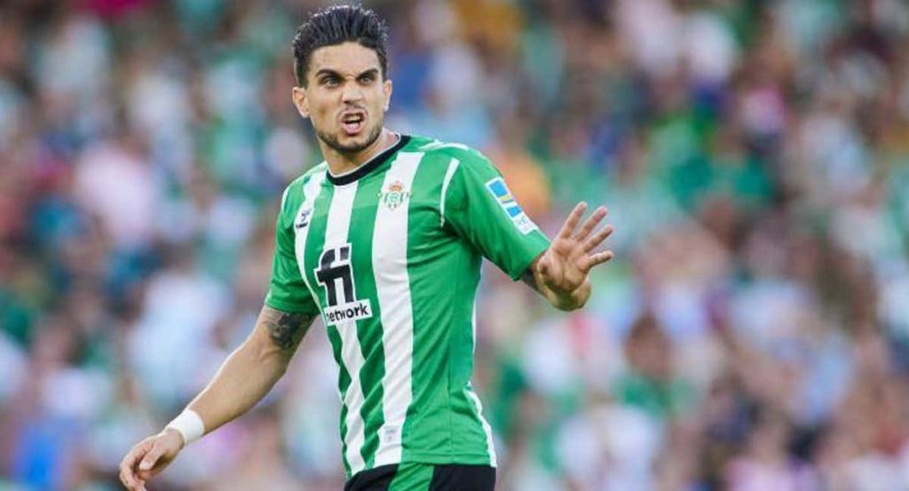 Marc Bartra, en un partido con el Betis.