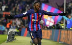 Dembélé celebra un gol en el Camp Nou.