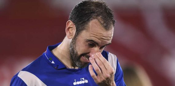 Diego Godín tras su último partido con Velez.