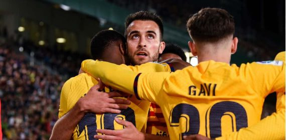 Ansu Fati, Eric Garcia y Gavi, tres canteranos, celebran un gol del Barça en Elche.