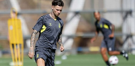 Joel Domínguez en un entrenamiento con Las Palmas.